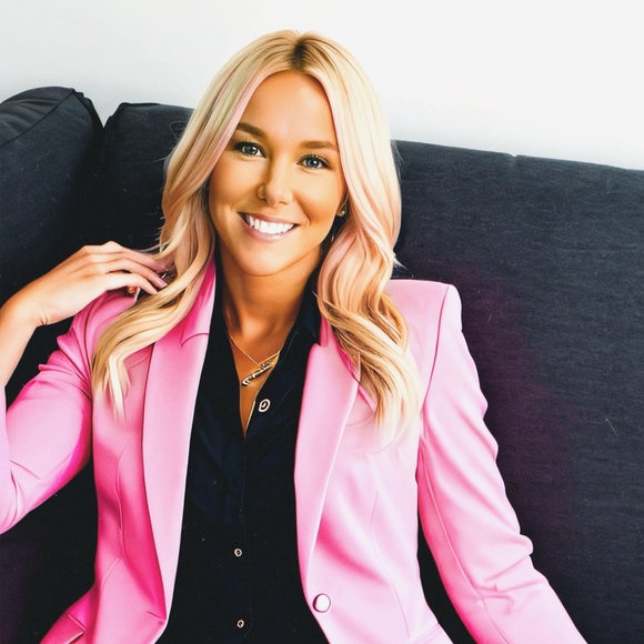 Meet your Posher, Tiffanie - Picture 1 of 1